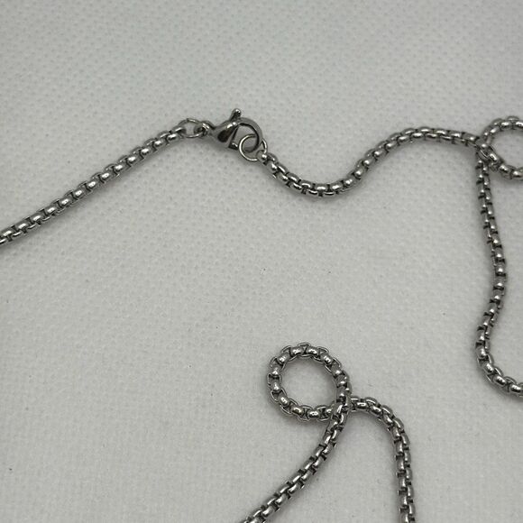 Brand New!! Barber shears pendant with chain - Picture 3 of 4